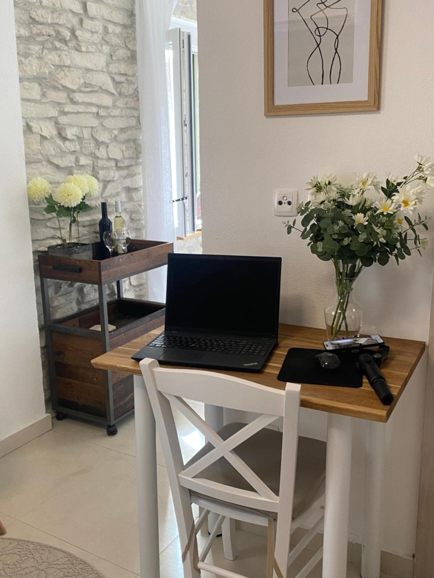 Cozy Seaview Retreat Apartman